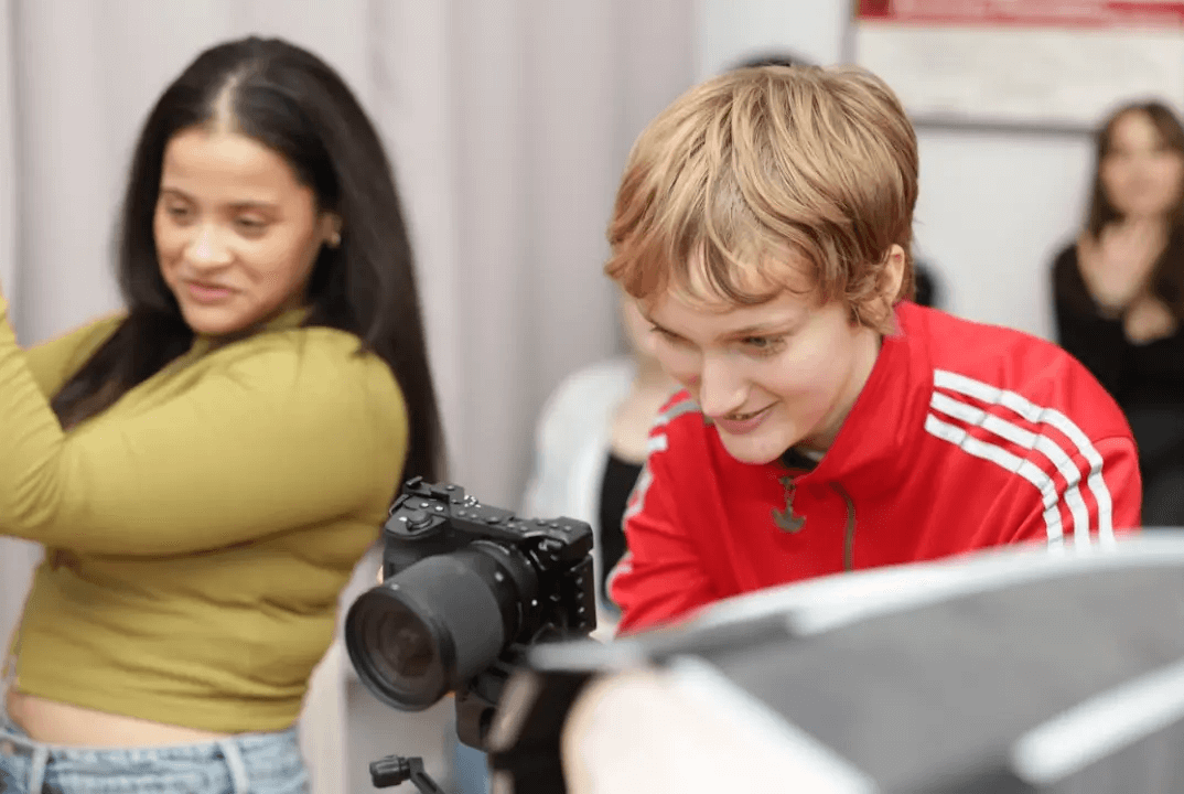 Students taking on-camera technique classes at Maggie Flanigan Studio.